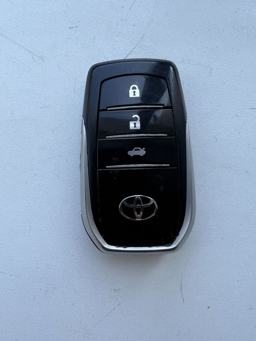 Продам ключ от камри 55