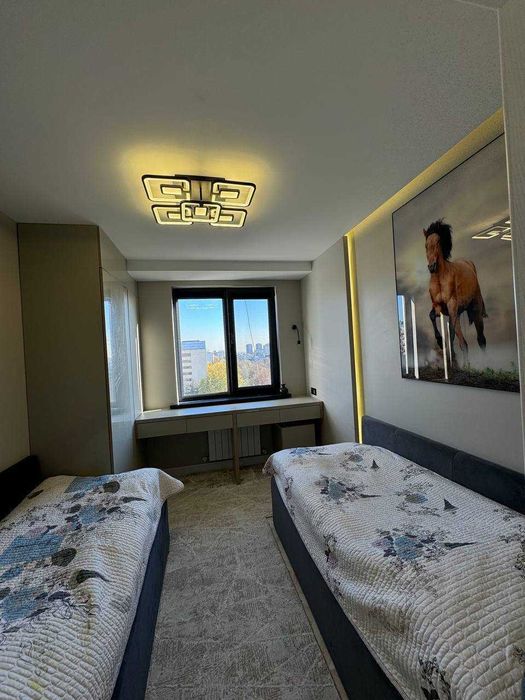 Срочна сдается кв в Юнусабаде 4 кв ЖК Шох Сарой 3 комнатний