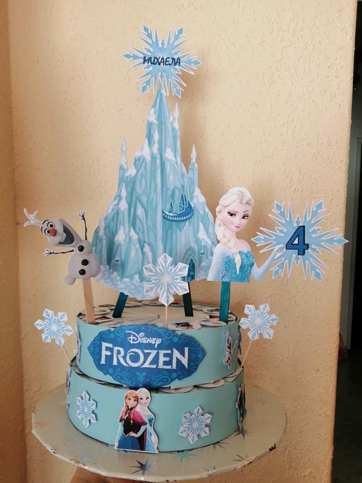 Картонена торта (включена украса+подложка) + КОМПЛИМЕНТ