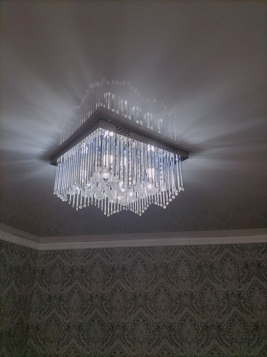 Продам люстры в отличном состоянии