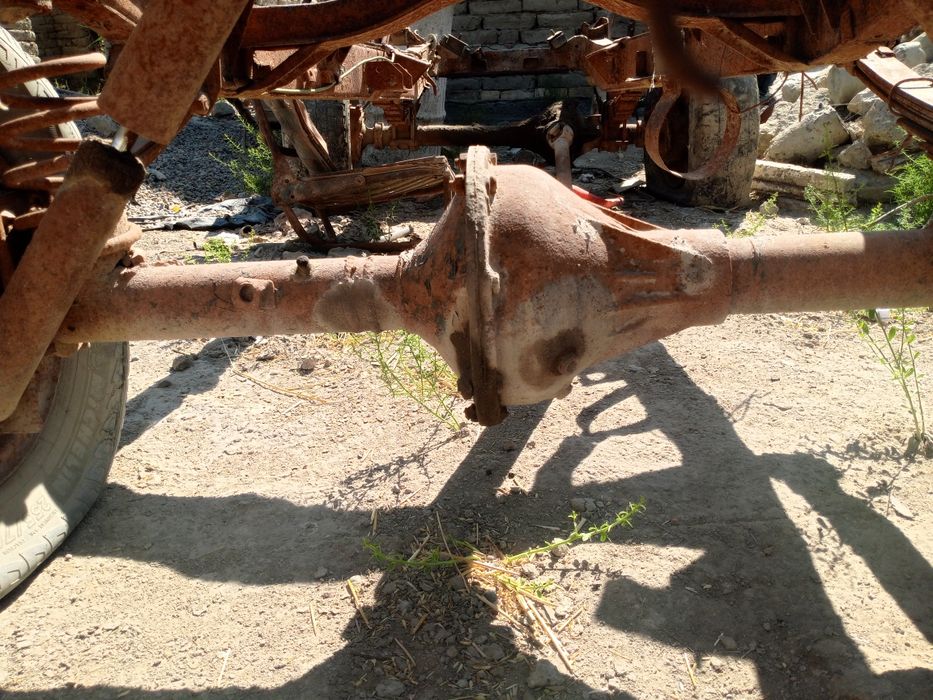 Uaz most old orqa