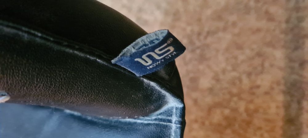 Продаётся стул офисный. .