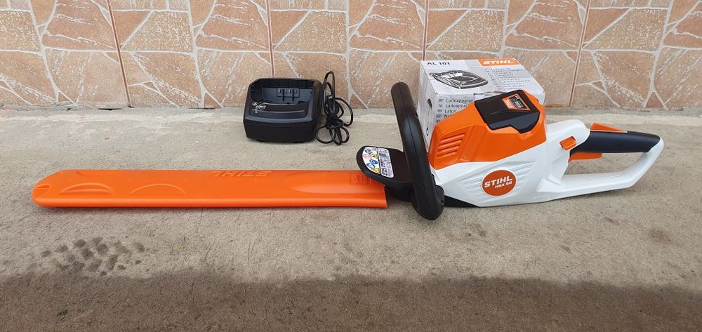 Foarfeca tuns gard viu stihl HSA 50.
