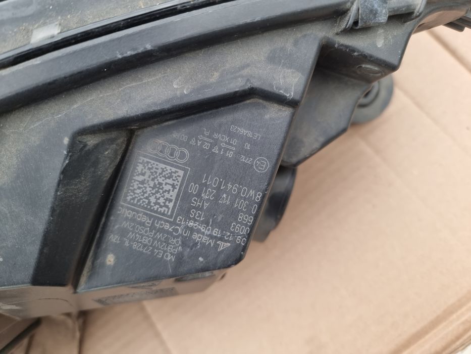 far stanga audi a4 b9 facelift cod 8W0941011