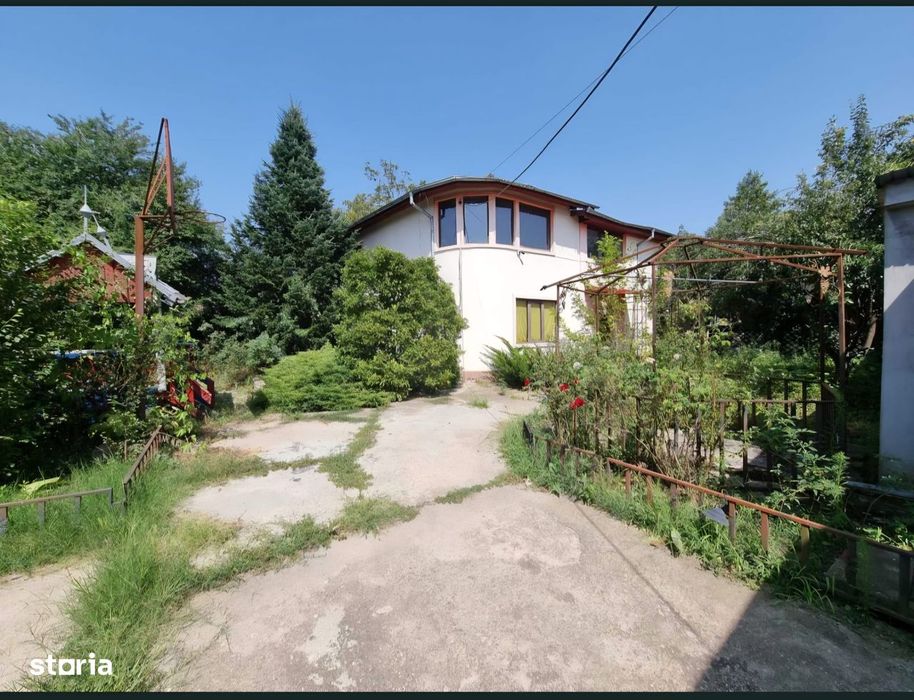 Pipera : Vila duplex cu 596mp teren !