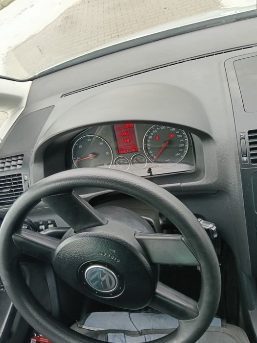 De vanzare w touran 2005