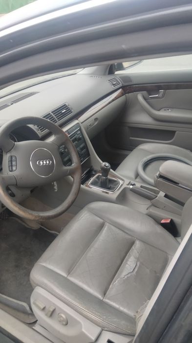 VAnd audi A4 an 2004 motor 2000 benzina