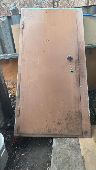 Продам двери б/у