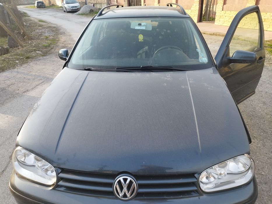 Продавам голф 4 1.6 16V 105 На части