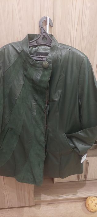 Продам куртку  р 52 весна осень