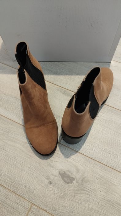 Botine mărimea 39