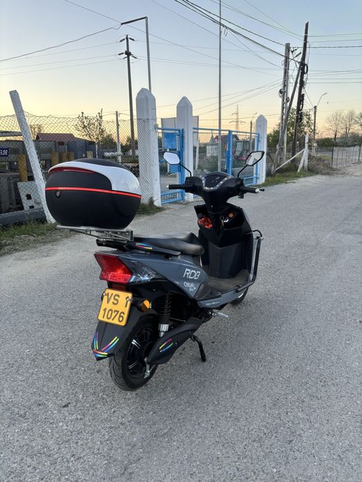Vand scuter electric
