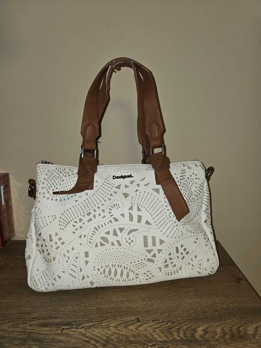 Desigual оригинална дамска чанта със забележка