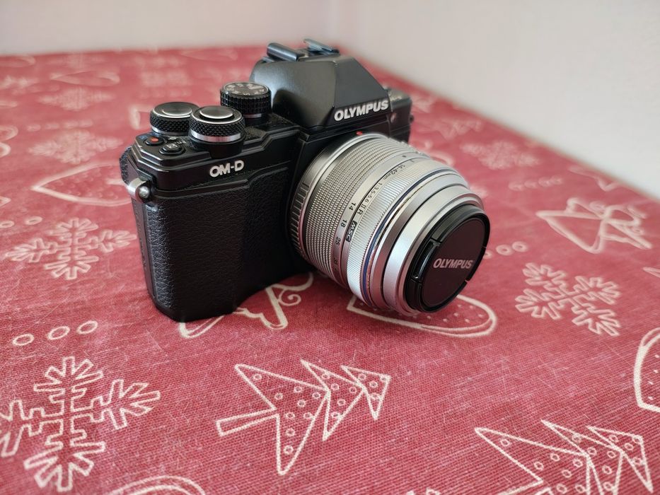 Aparat foto Olympus OMD M10 Mark II cu obiectiv