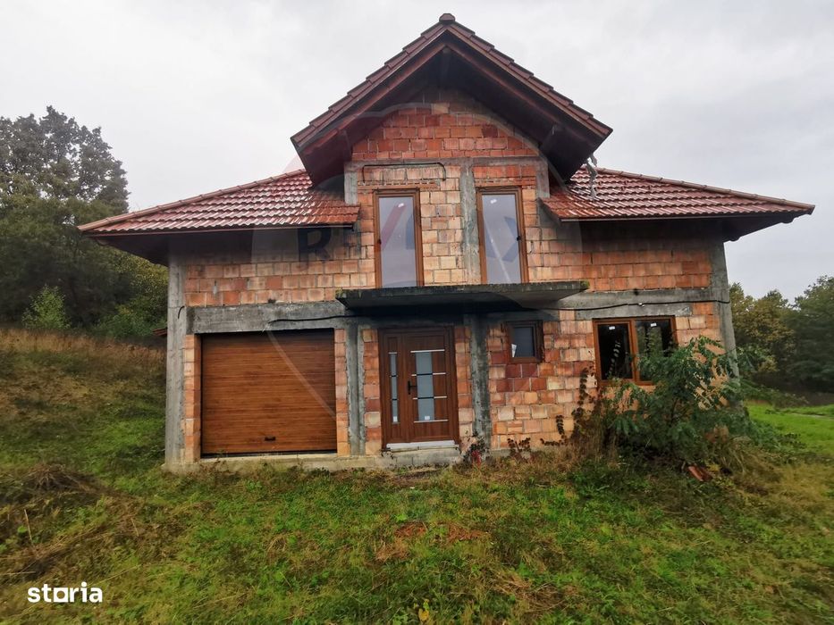 Casa noua de vanzare cu 6.400 mp teren in Copalnic Manastur