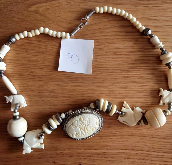 Гердани Слонова кост и Колие+обеци с полускъпоценен камък