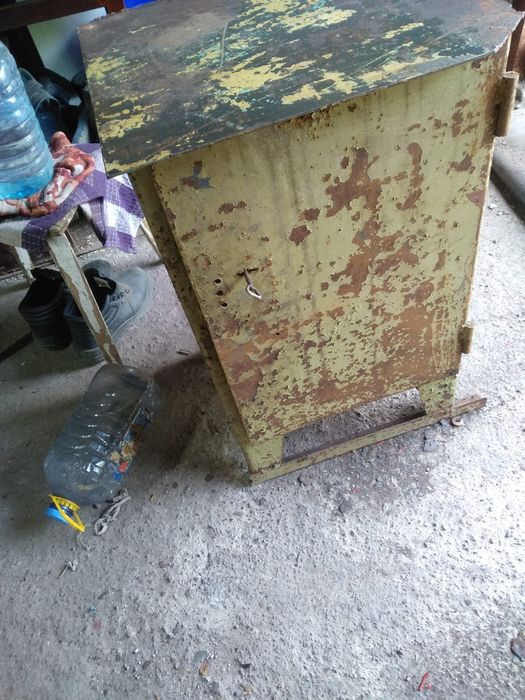 Продам сейф  советский