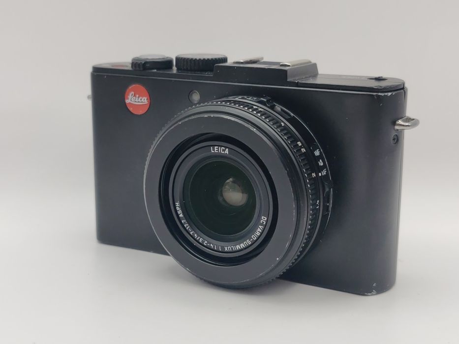 Camera compactă Leica D-LUX6