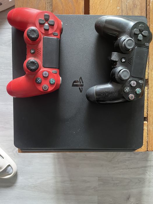 Playstation 4 slim