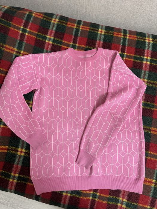 Женский свитер.