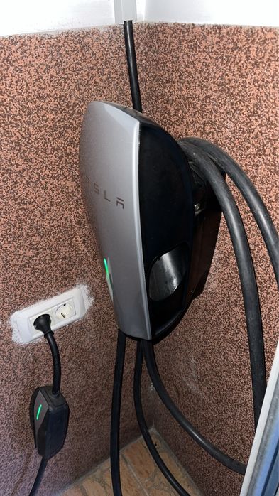 Tesla Wall Connector