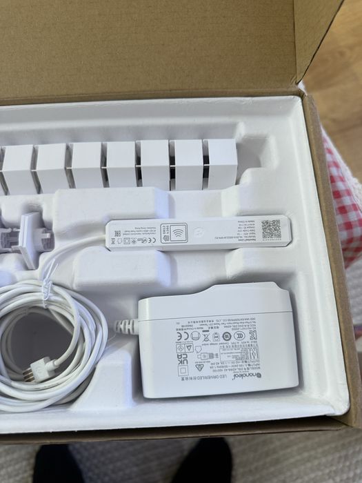 Продавам Nanoleaf Lines starter kit