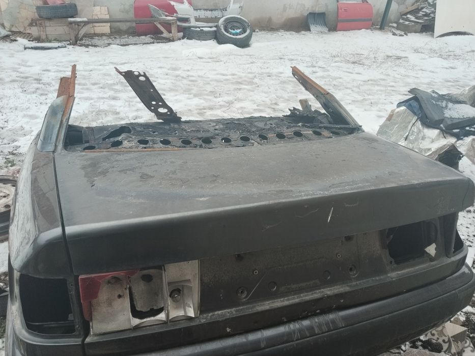 Часть кузова зад !