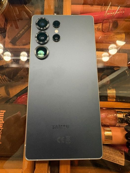 Vand samsung  s 25 ultra  ,512 gb