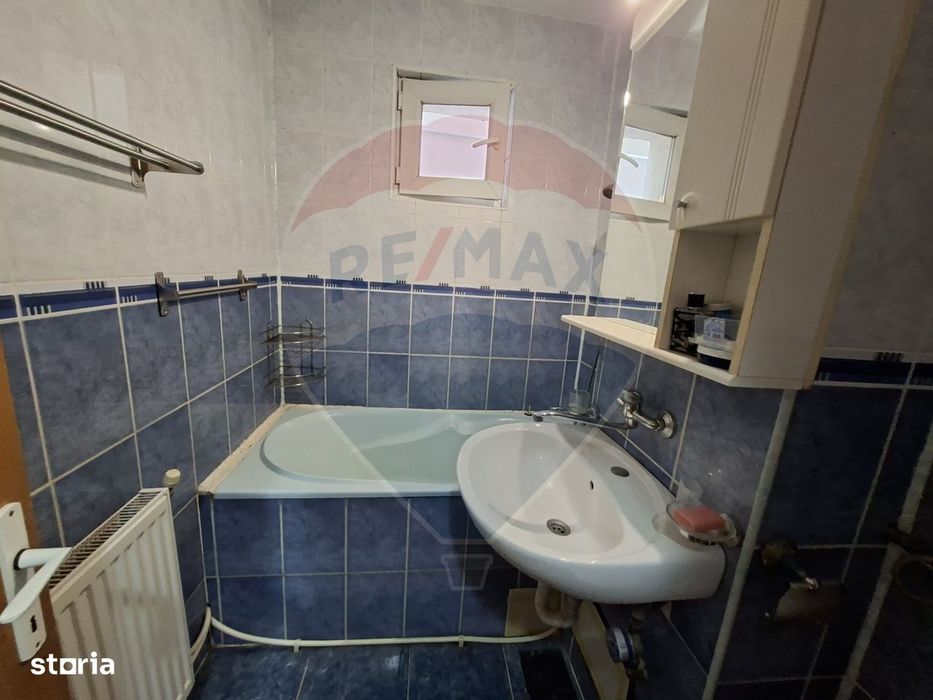 Apartament 3 camere, 50 mp, etaj 8/10, balcon, luminos, gata de mutare
