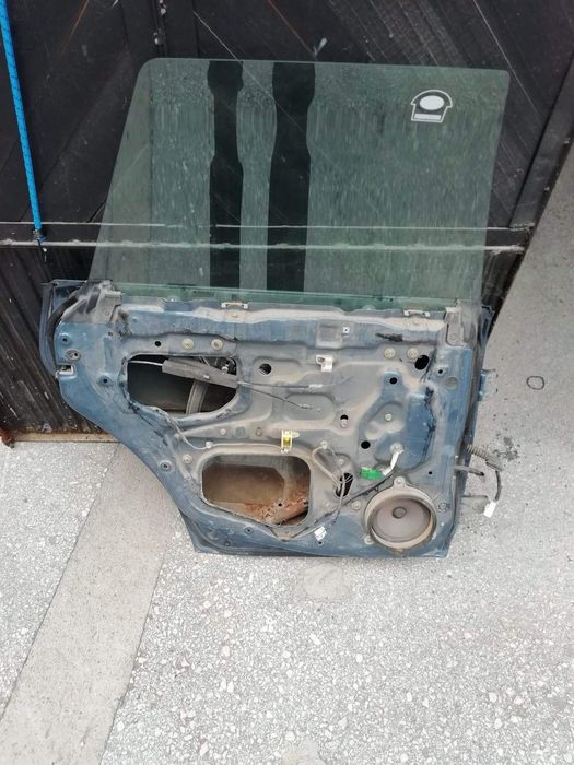 Субару Аутбек Врата