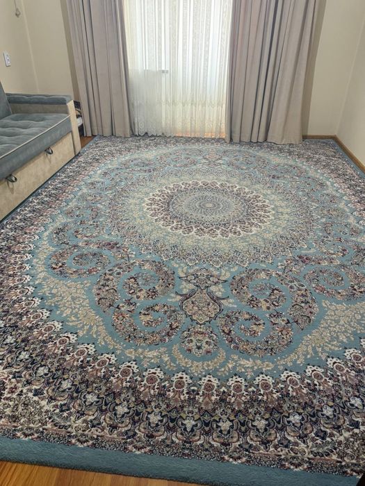 Gilam srochna sotiladi!! Razmer 3x4