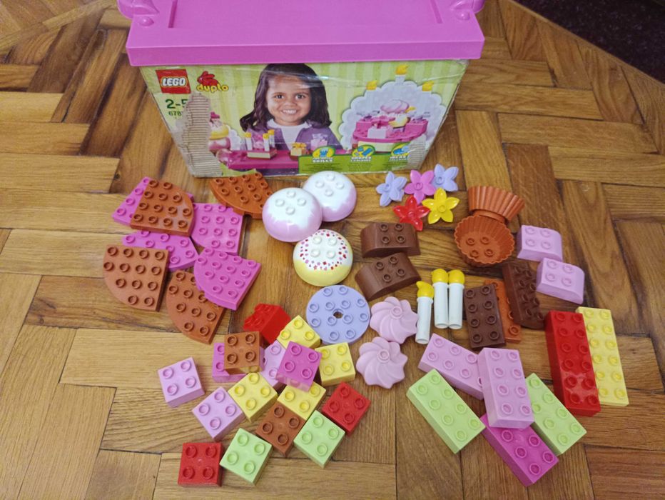 Конструктор LEGO DUPLO  Весёлые тортики (2-5 лет)