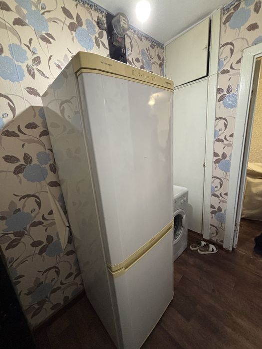 Продам холодильник