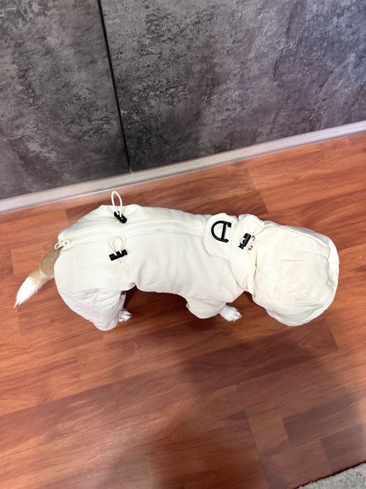 Продается НОВЫЙ комбенизон для собак