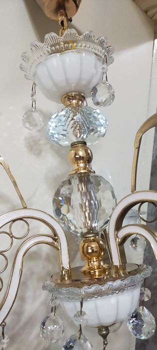 Продам люстры в хорошем