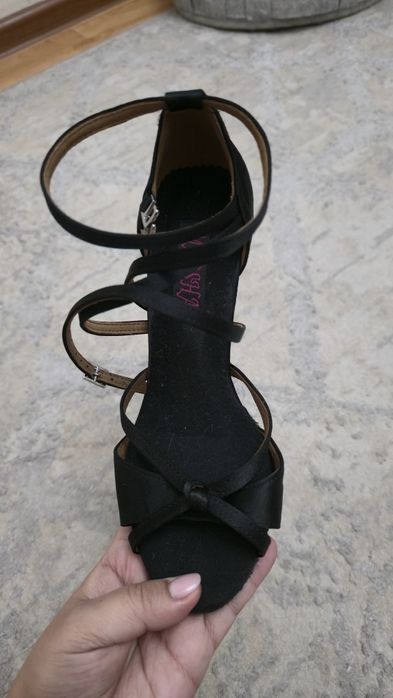 Продам танцевальные туфли