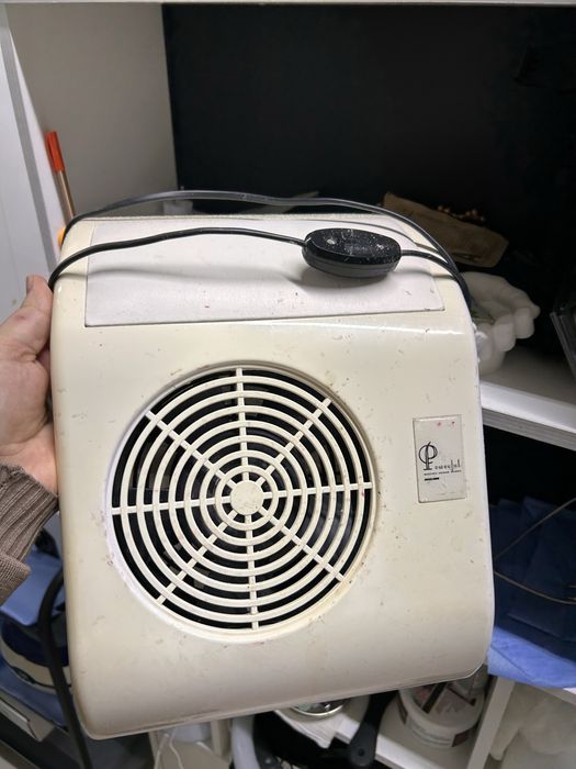 Пылесос(вытяжка)маникюрная