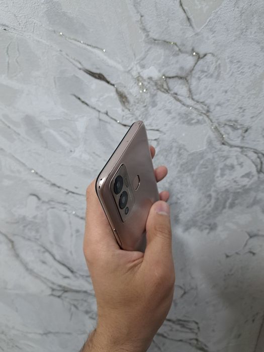 Продам infinix Hot 12 play память 64gb в отличном состоянии
