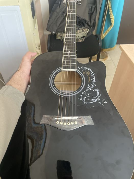 Электроаккустическая гитара