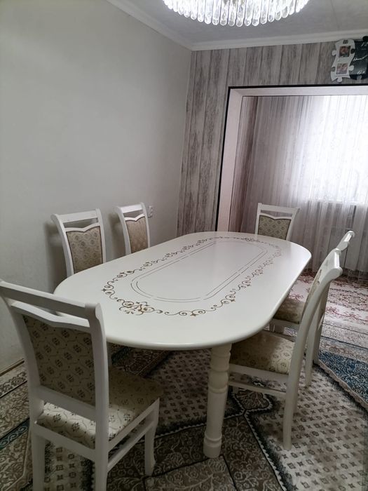 Продаются стол со стульями(6 стульев)