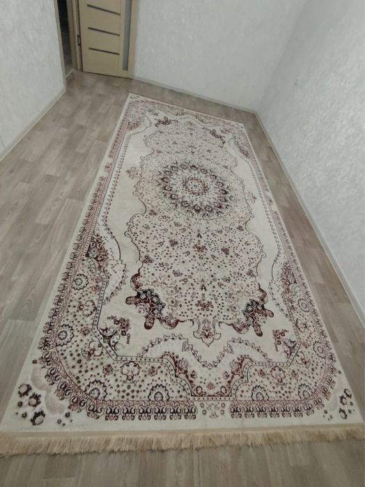 Продается ковер в отличном состоянии