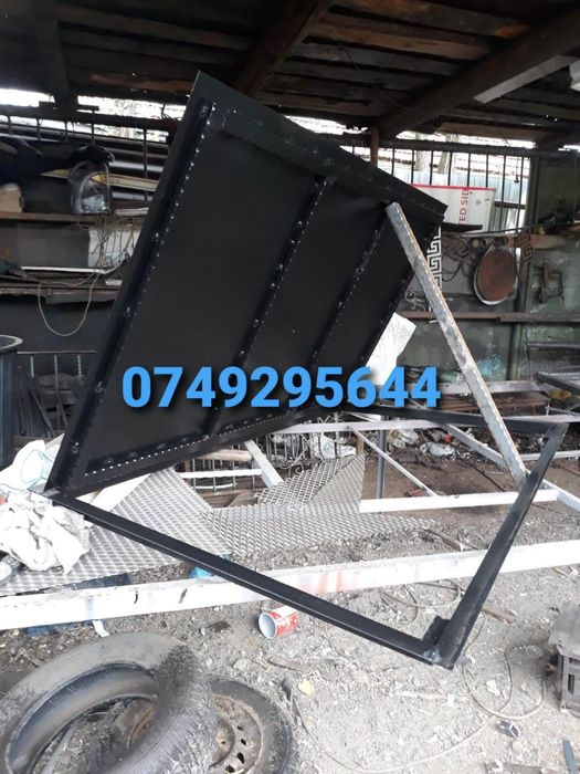 Sacri modele noi porti capac