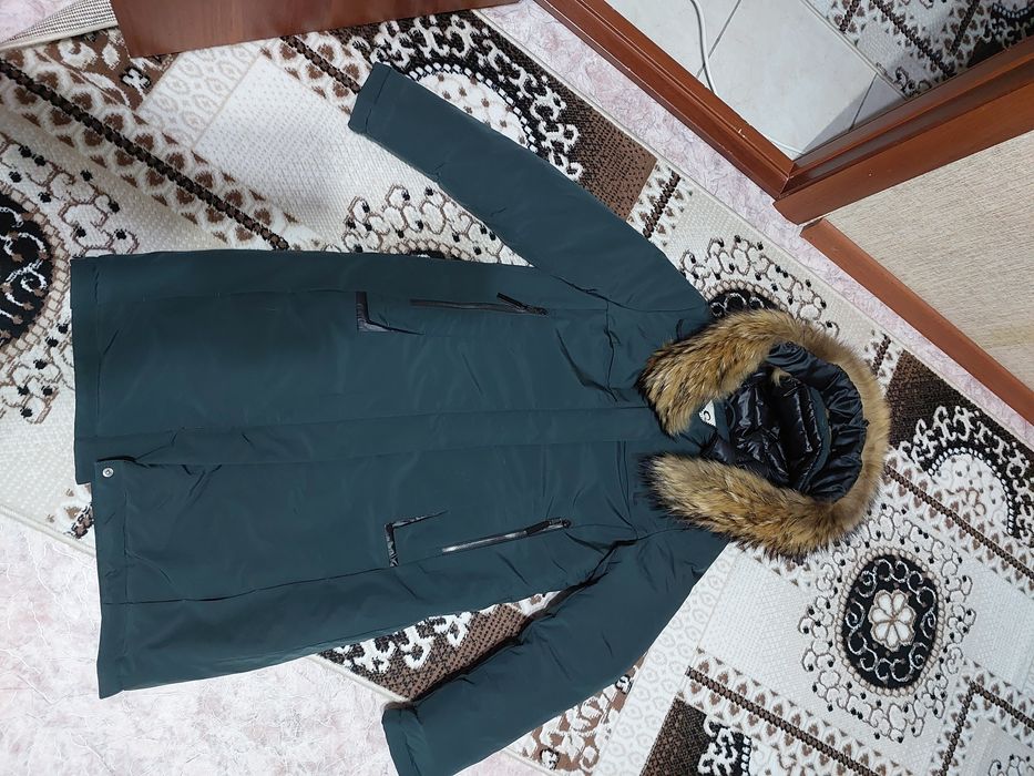 Продам зимний пуховик!!