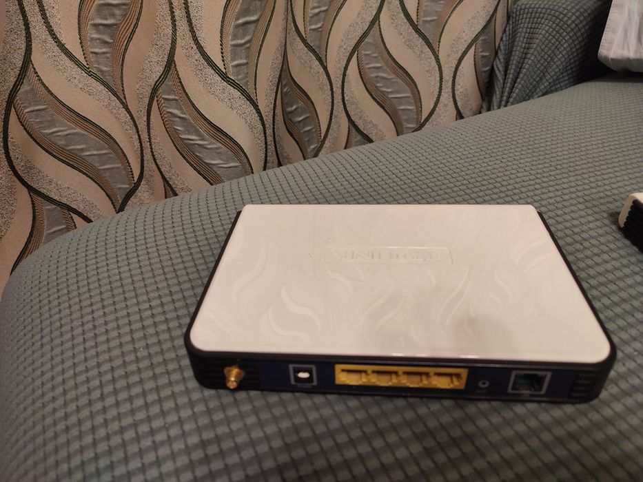Wi-Fi роутер ADSL2+ TP-Link TD-W8910G (54 Мбит/с)
