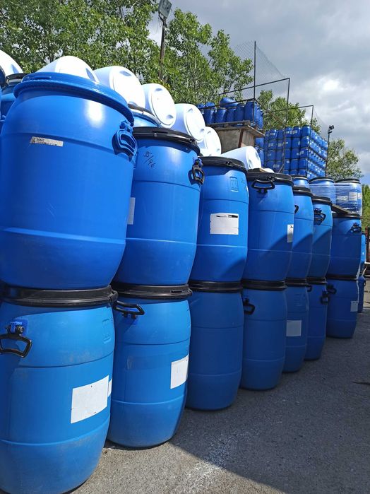 Пластмасов бидон 120л с метален обръч