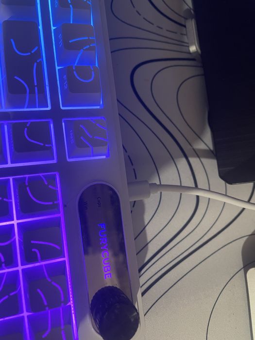 СРОЧНО ПРОДАМ клавиотуру