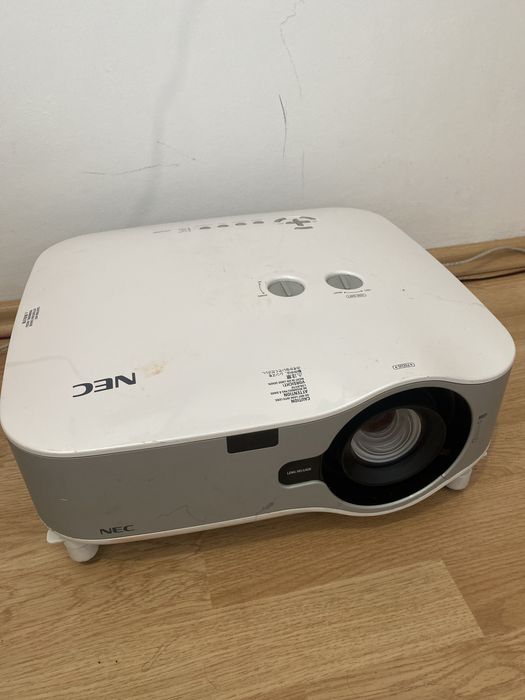 Videoproiector profesional NEC NP2000 ( fara lampa )