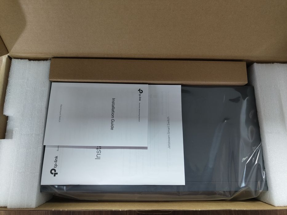 Коммутатор TP-LINK TL-SG2218