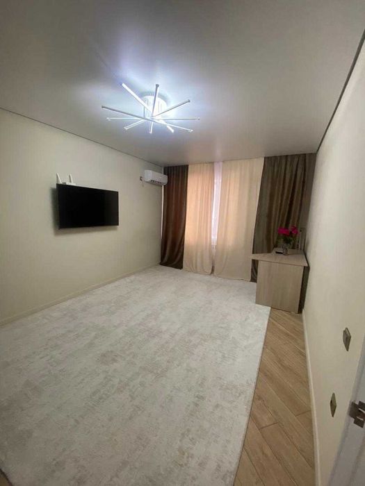 Продается 1 ком  2-база  площадь 50