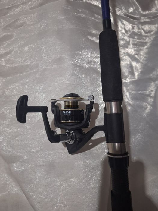 Продаётся Спиннинг  с катушкой